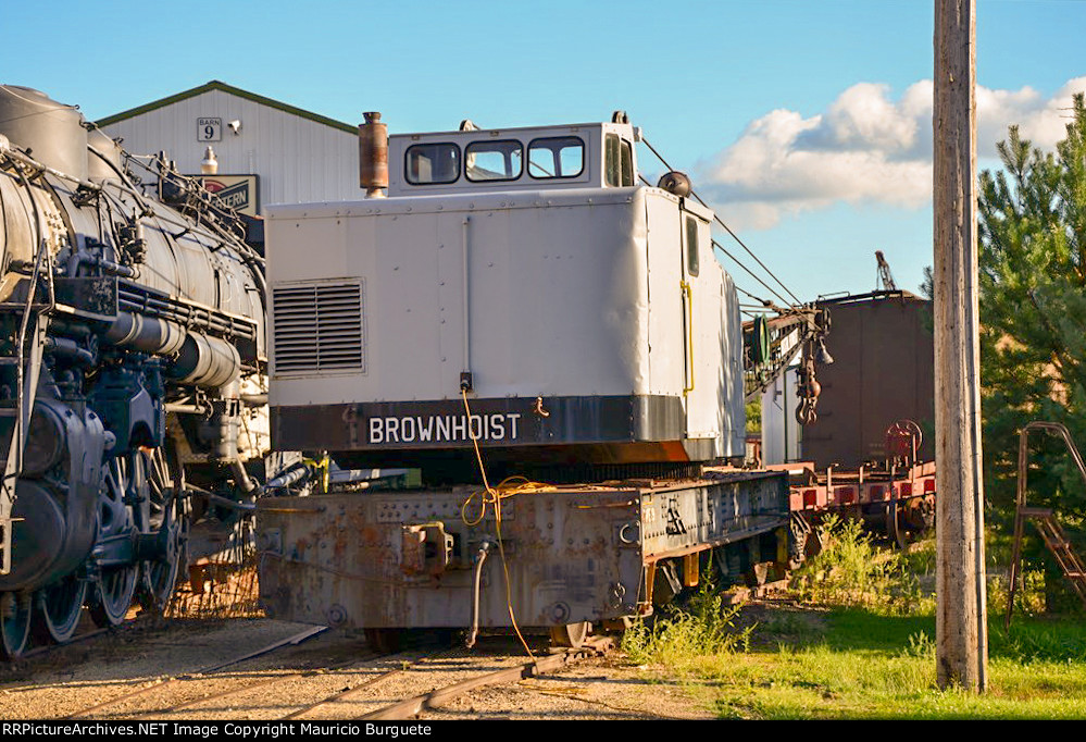 Commonwealth Edison Crane - Industrial Works Company